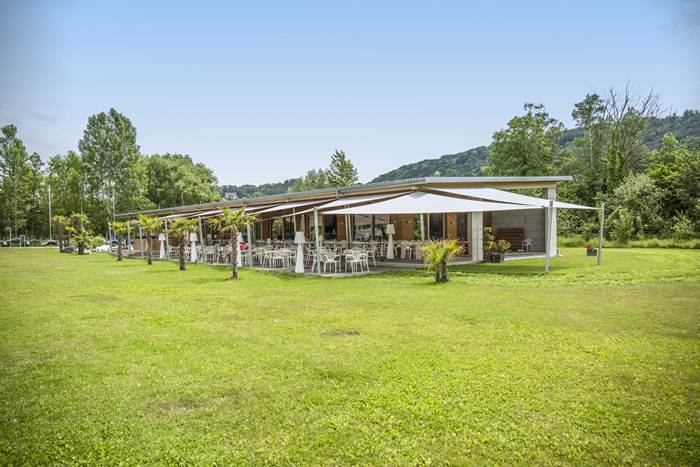 Restaurant La Sarcelle by Lake Neuchâtel